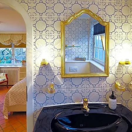 Biberhues Og Hotel